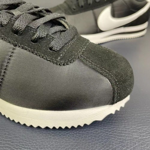 Women  Man  NIKE Cortez