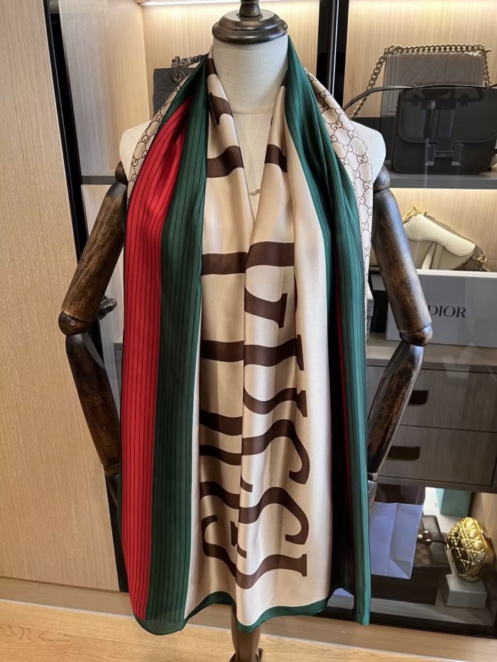 G*ucci Scarf