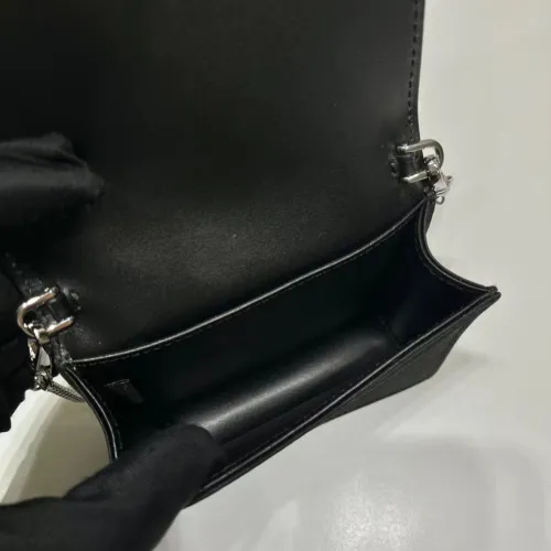 Crystal-Embellished Chain Card Holder Bag #nigo53779