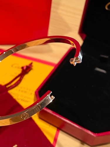 Cartier Encircling Screw Logo Bracelet Plated 18K Gold Accessories Jewelry #nigo82316