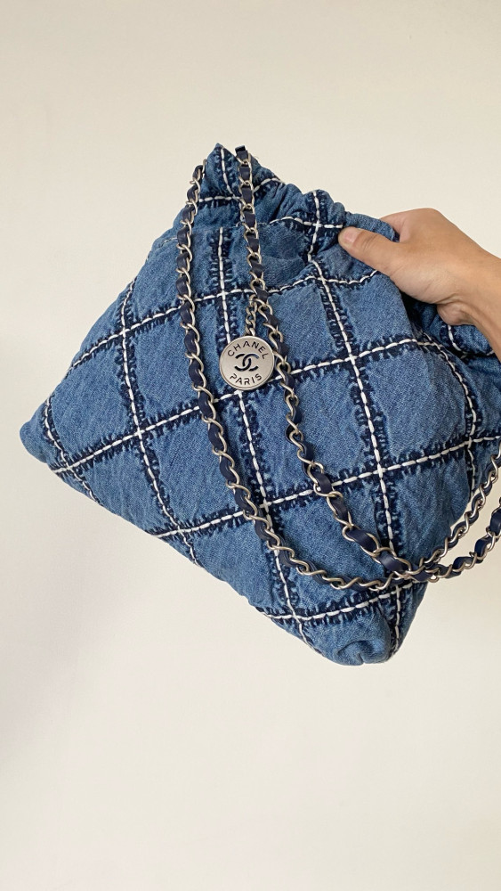 NIGO Chanel Women's Letters Logo Diamond Pattern Drawstring Closure Gradient Denim Denim Old Bucket Bag Shoulder Crossbody Bags #nigo98797