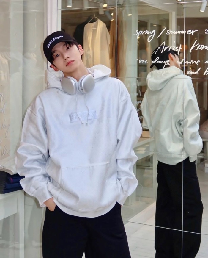 NIGO SUPREME/MM6 MAISON MARGIELA Men's and Women's Spring and Autumn Tie-Dye Washed Logo Solid Color Pocket Hooded Sweatshirt Pullover #nigo73148