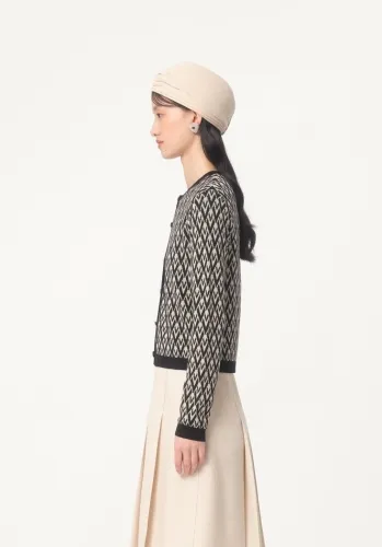 NIGO Valentino Women's Spring and Autumn Letter Appliquéd Knit Round Neck Single Breasted Long Sleeve Cardigan Jacket #nigo73938