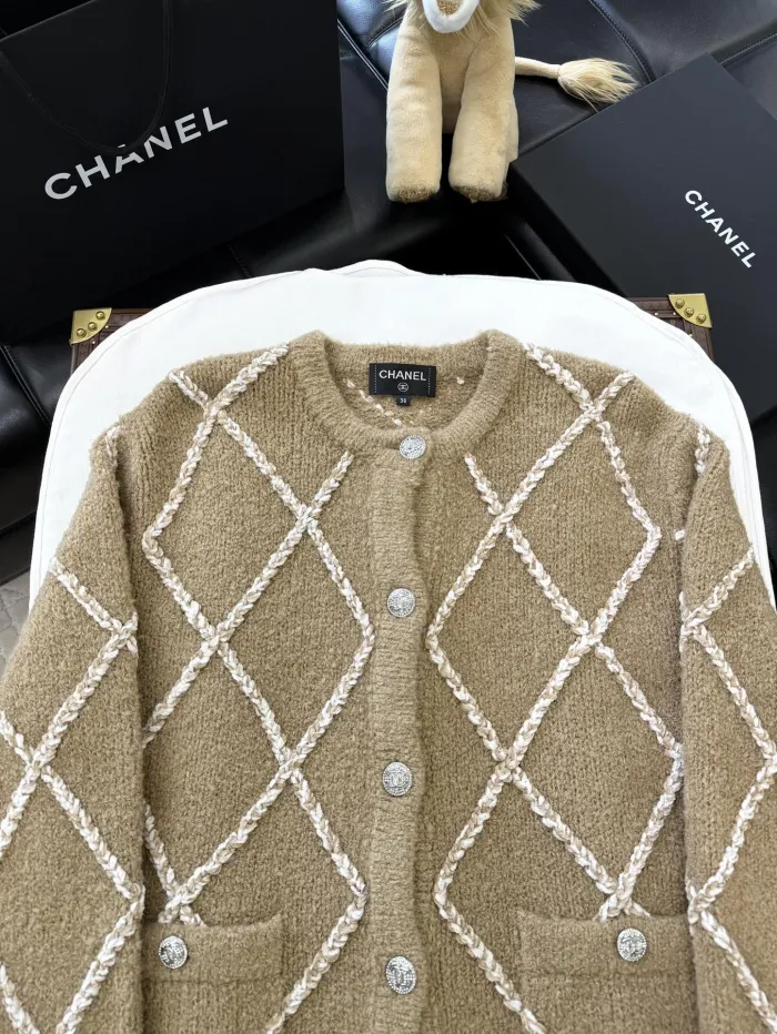 NIGO Chanel Women's Spring And Fall Diamond Pattern Round Neck Single Breasted Cashmere Long Sleeved Knit Jacket #nigo74713