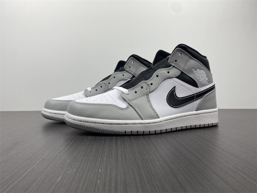 Air Jordan 1 Mid “Light Smoke Grey” 554724-078