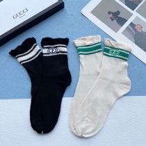 Socks 2 pairs