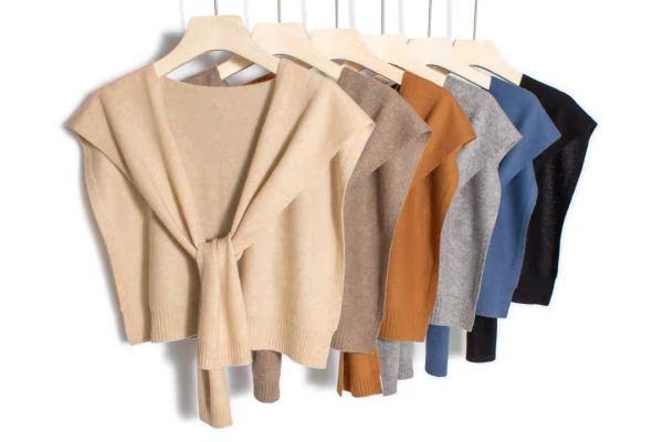 Cashmere by shoulder