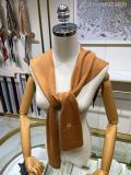 Cashmere by shoulder
