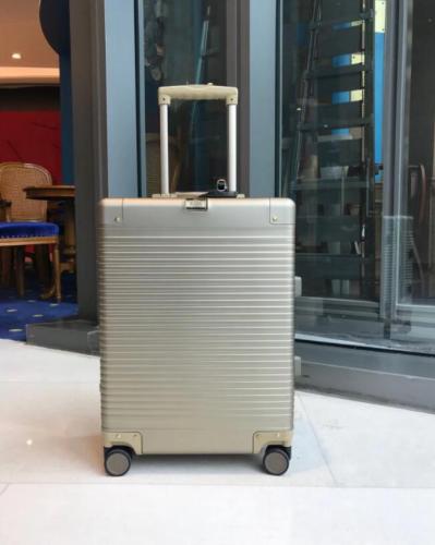 Luggage ask price on whatsapp