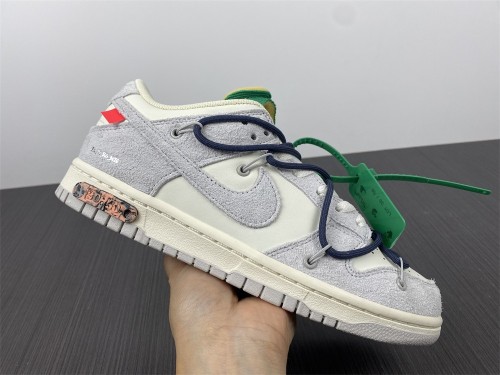 O*ff-W*hite x Nike Dunk Low