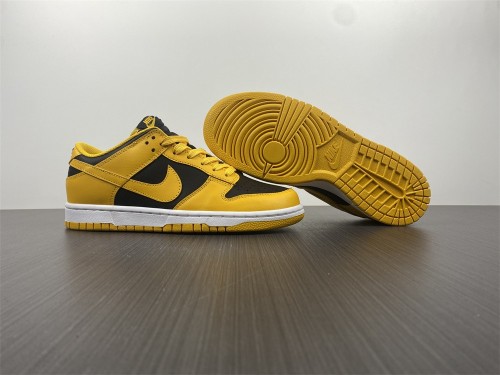 Nike Dunk Low Takes on a Familiar “Goldenrod”