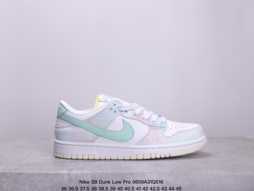 Nike SB Dunk Low Pro