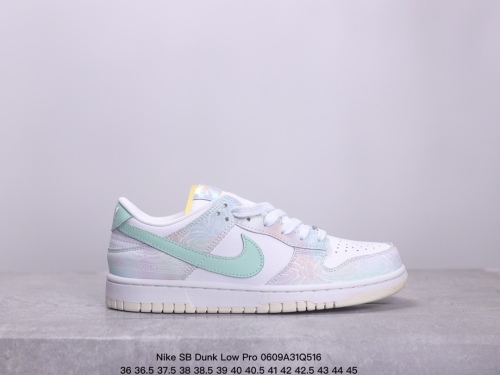 Nike SB Dunk Low Pro