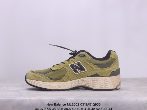 New Balance M2002