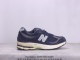 New Balance 2002R