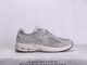 New Balance M2002