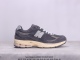 New Balance M2002
