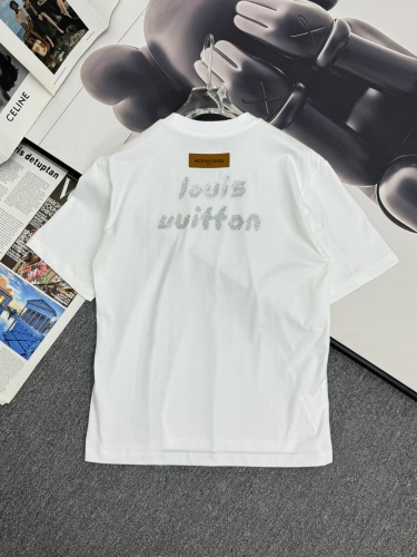 L*ouis V*uitton T-shirt  Top Quality