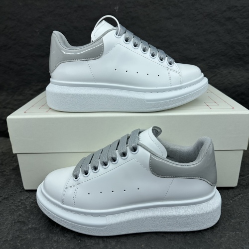 A*lexander M*cqueen Men Women Top Sneaker