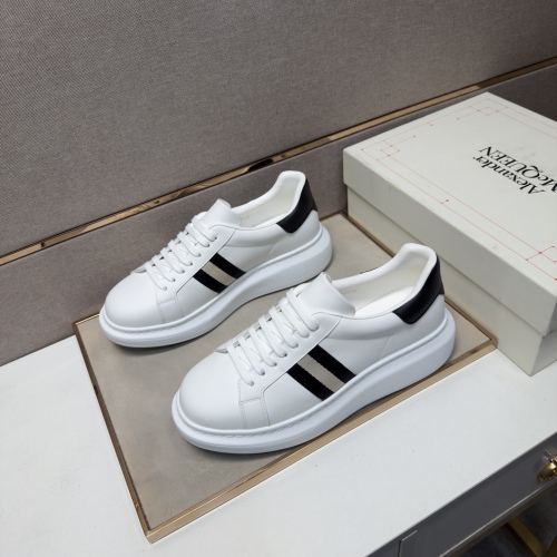 M*cQueen Men Top Sneaker