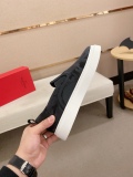  𝑉*𝐴𝐿𝐸𝑁𝑇𝐼𝑁𝑂 Men Top Sneaker