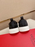  𝑉*𝐴𝐿𝐸𝑁𝑇𝐼𝑁𝑂 Men Top Sneaker
