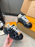 L*ouis V*uitton Men Women Top Sneaker