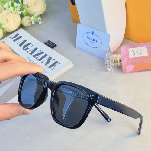 P*rada Glasses Top Quality
