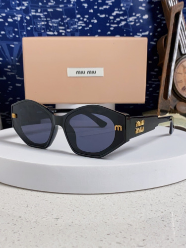 M*iumiu Glasses Top Quality