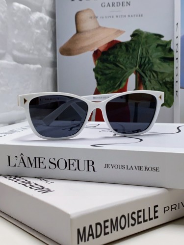 P*rada Glasses Top Quality
