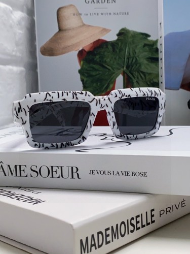 P*rada Glasses Top Quality