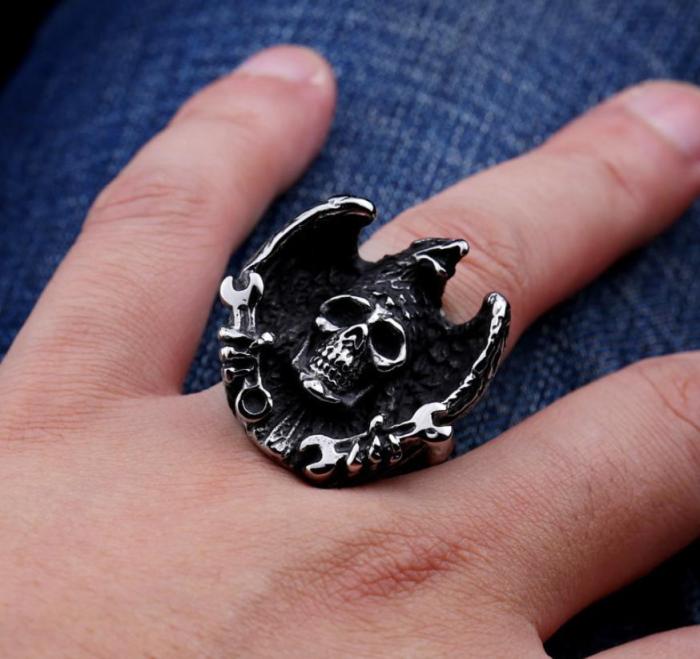 Wholesale Mens Stainless Eagle Catch Skull Rings