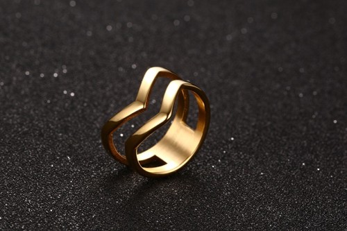Wholesale Gold V Middle Stainless Steel Rings in Canada