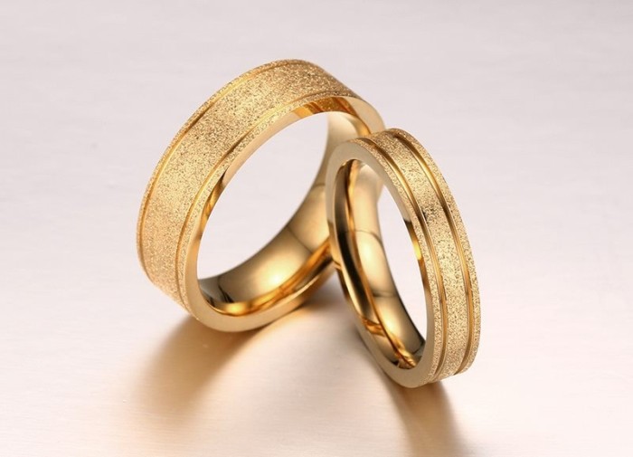 Rolling Sand Finished IP Gold Stainless Steel Wedding Bands for Women