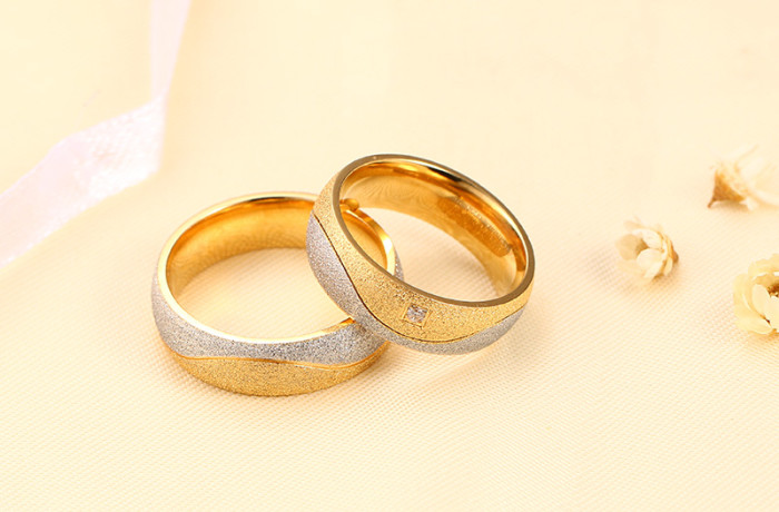 Stainless Steel Fashion Wavy Line Wedding Ring trends