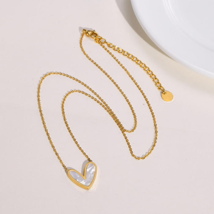 Wholesale Stainless Steel Women Heart Necklace