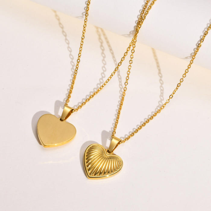 Wholesale Stainless Steel Women Heart Pendant