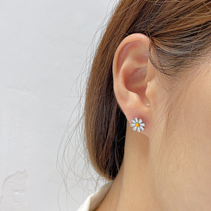 Wholesale Stainless Steel Little Daisy Earrings