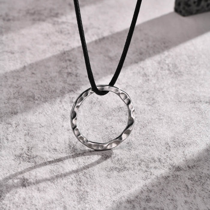 Wholesale Stainless Steel Hammered Circle Pendant
