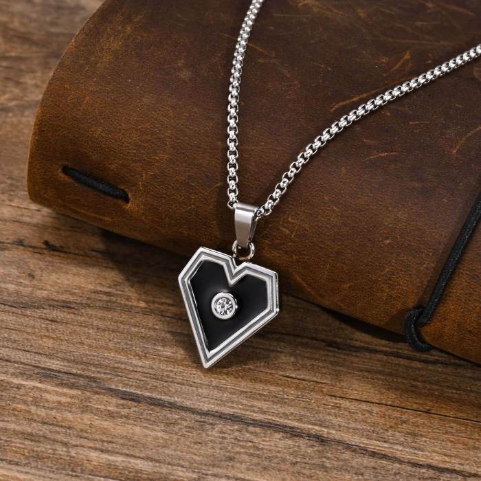 Wholesale Stainless Steel White Rhinestone Heart Pendant