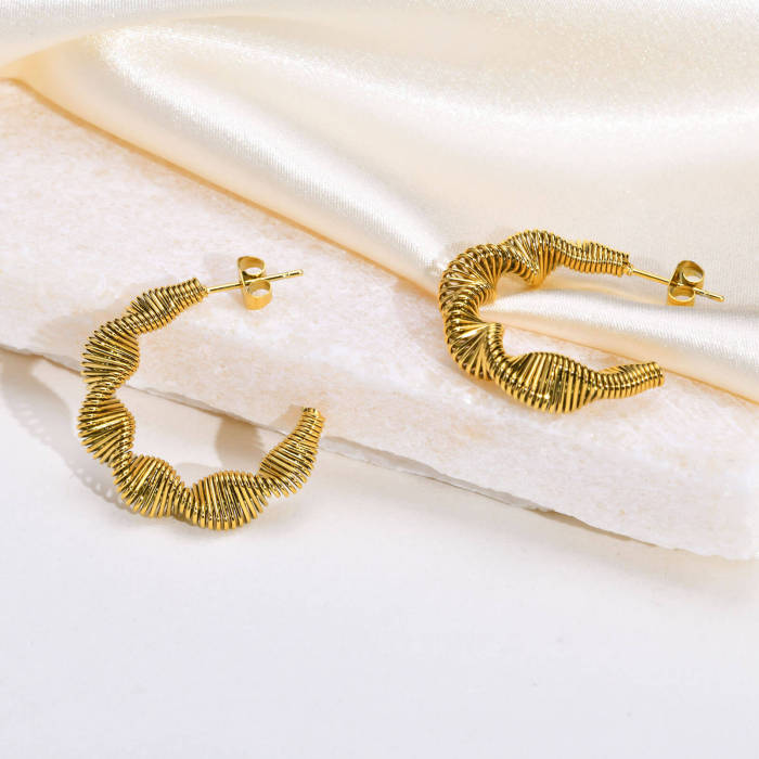 Wholesale Stainless Steel Women C Stud Earrings