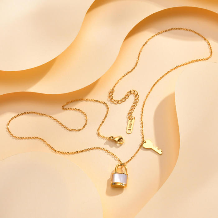 Wholesale Stainless Steel Lock Key Necklace