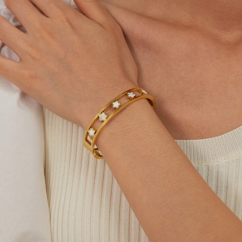 Wholesale Stainless Steel Pearl Flower Bangle
