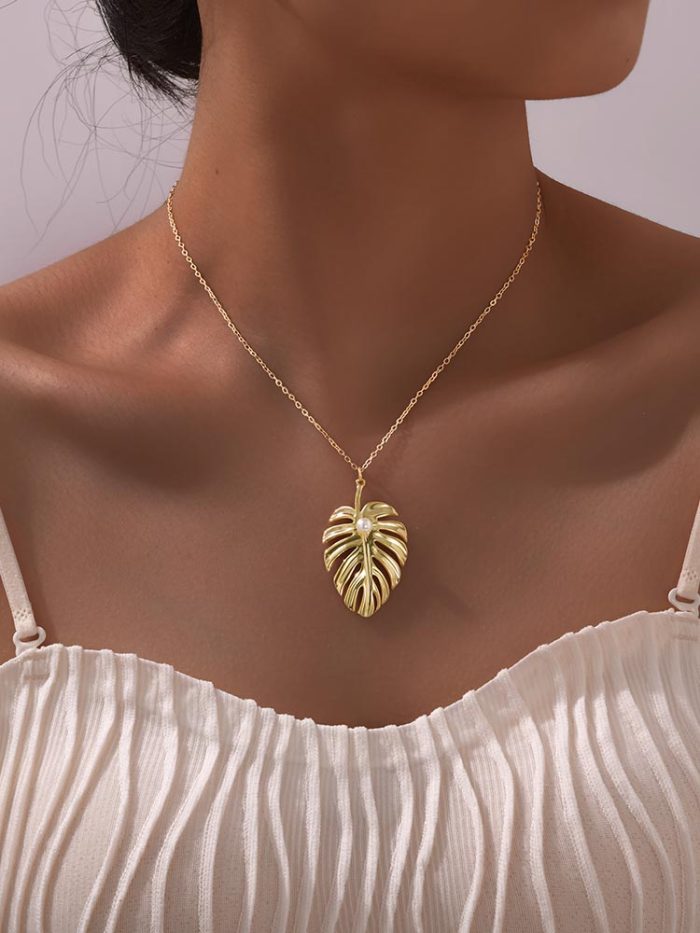 Wholesale Stainless Steel Leaf Pendant