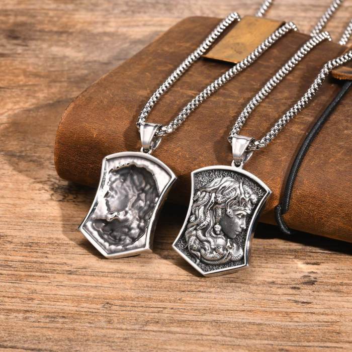 Wholesale Stainless Steel Medusa Pendant