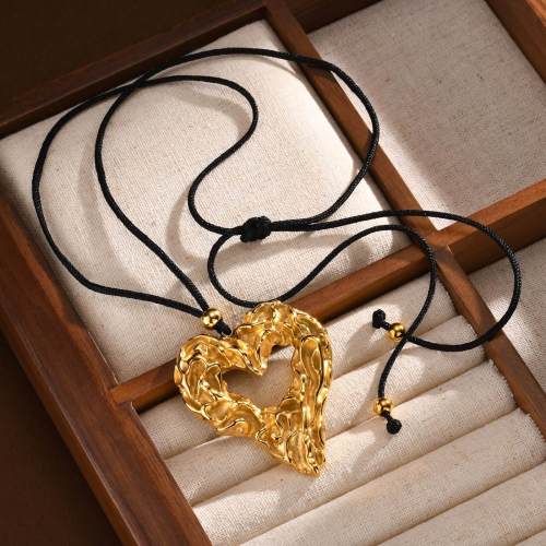 Wholesale Stainless Steel Women Heart Pendant