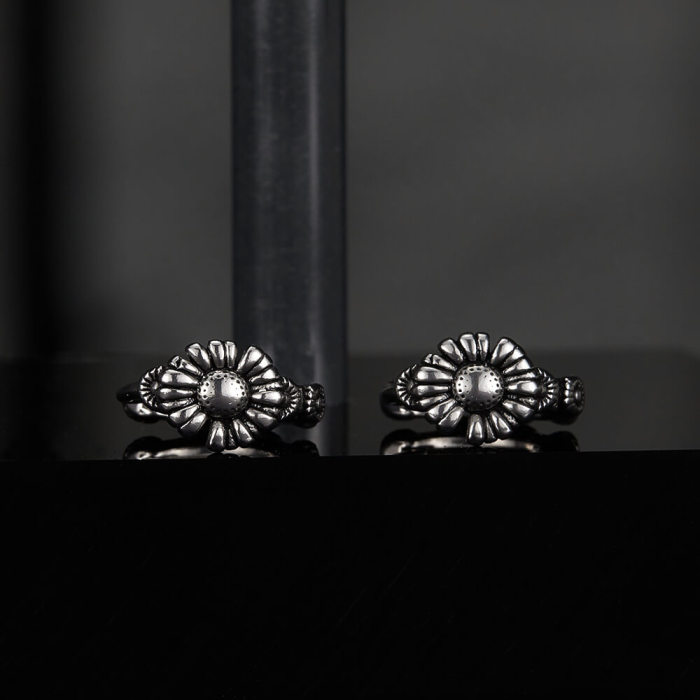 Wholesale Stainless Steel Daisy Men Earrings