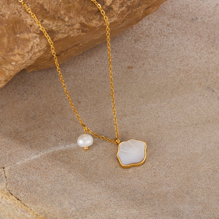 Wholesale Stainless Steel Seashell Pearl Necklace
