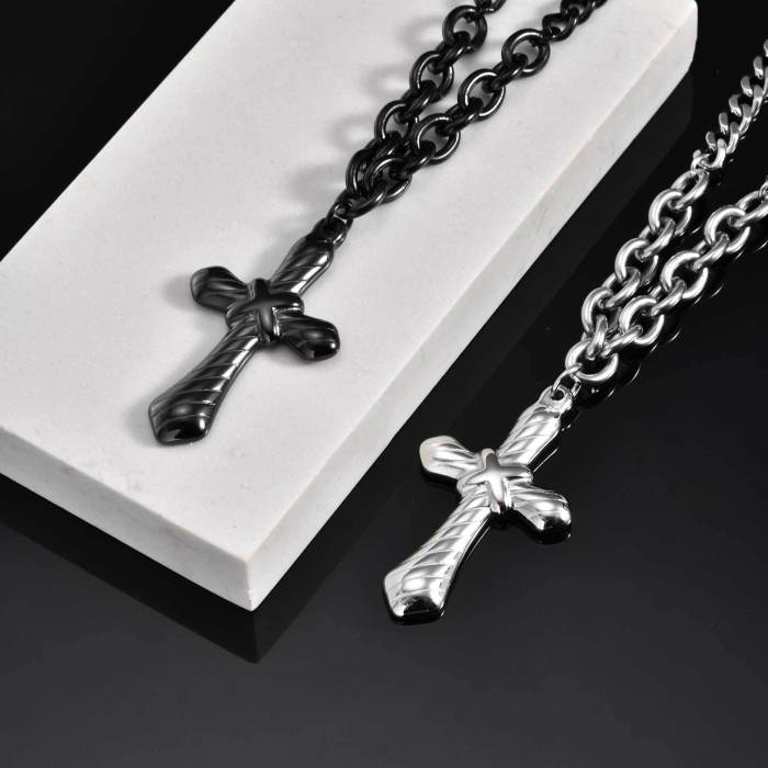 Wholesale Stainless Steel Classic Cross Pendant