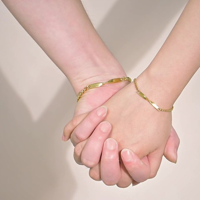 Wholesale Stainless steel Möbius Couple Bracelet